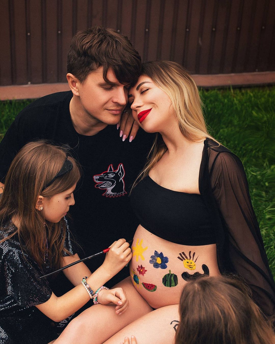 Анатолій Анатоліч став татом вже втретє: ніжне фото з новонародженим